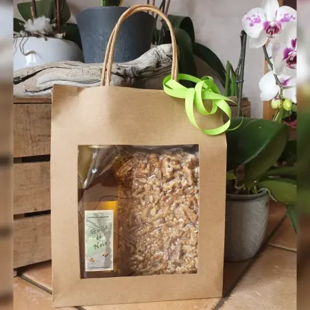 Coffret 500g de noix décortiquées (cerneaux) et 1 bouteille d’huile de noix de 25cl