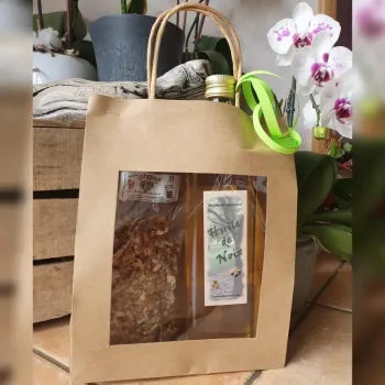 Coffret 200g de noix décortiquées (cerneaux) et 1 bouteille d’huile de noix de 75cl