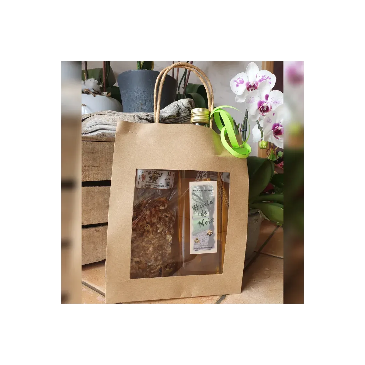 Coffret 200g de noix décortiquées (cerneaux) et 1 bouteille d’huile de noix de 75cl