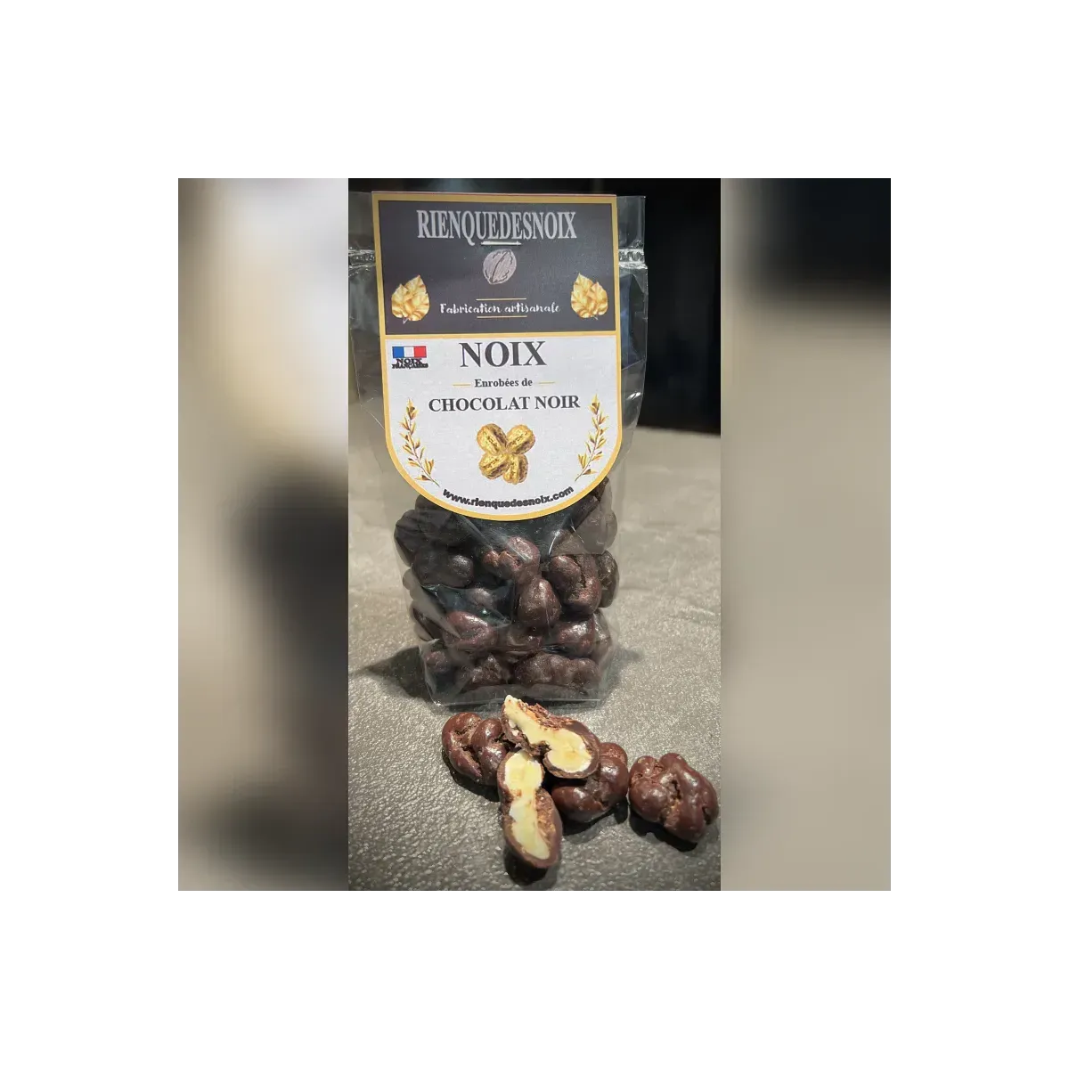 Noix enrobées de chocolat noir - 100g
