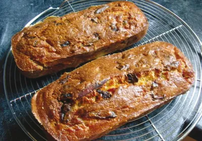 Cake aux Noix et aux Pruneaux