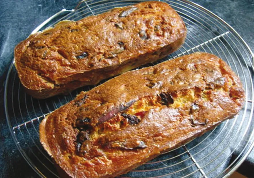 Cake aux Noix et aux Pruneaux