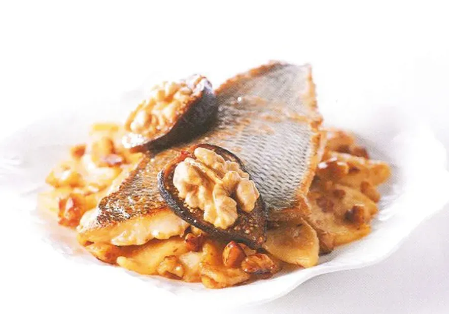 Daurade sauvage aux fruits d'automne