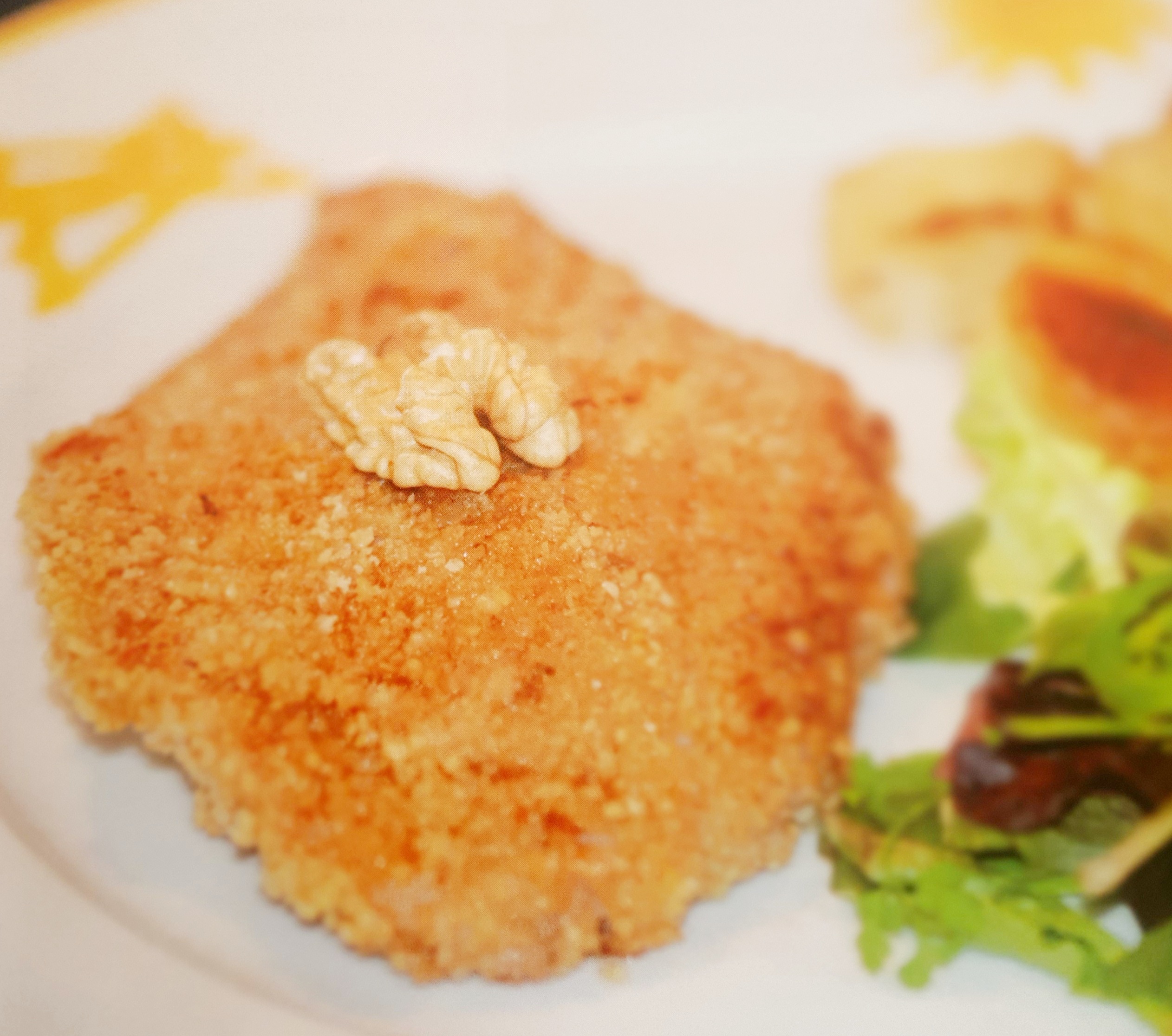 Escalope panée aux noix